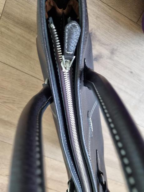 Kožená čierna kabelka guzini, 