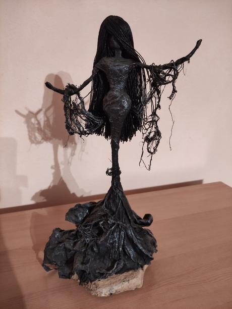 Umelecka soska morticia addams, 