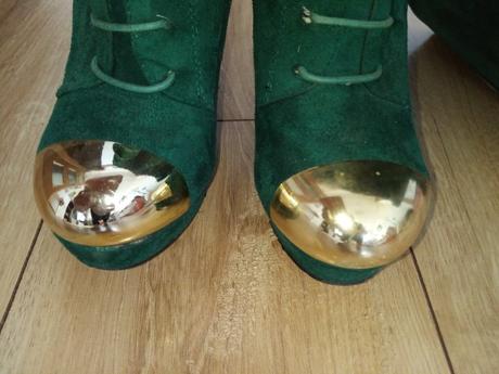 Nádherné čižmy, 37