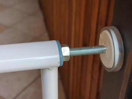 Detská kovová bezpečnostná zábrana na dvere,schody, safety 1st