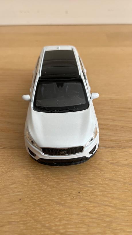 Kovové autíčko značky kia, 