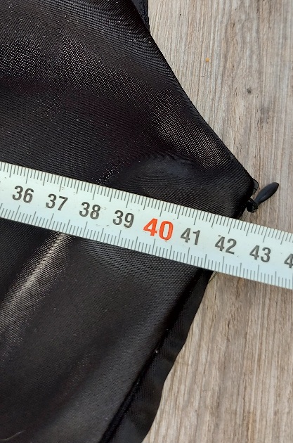 Čierne elegantné šaty, 36