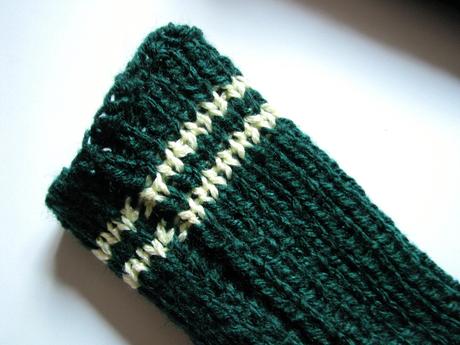 Tmavozeleno-krémové štrikované ponožky, 40 / 42