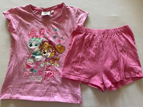 Tlapkove pyžamko, 122