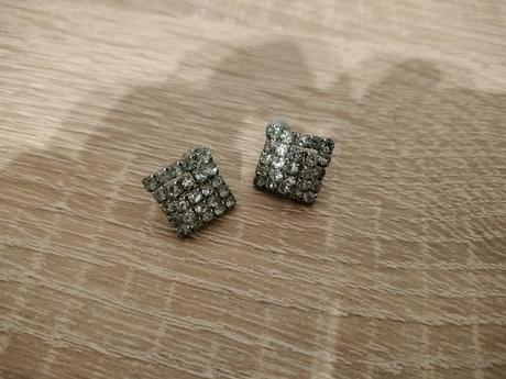 Bižutéria- náramky/náušnice/náhrdelníky/prstene, 