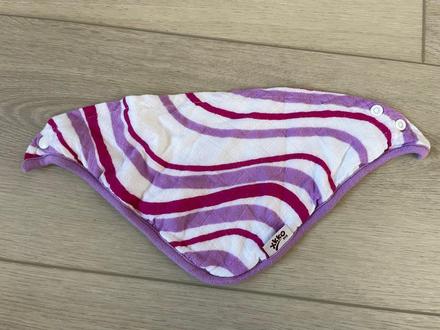 Podbradník pásikavý, kikko/xkko