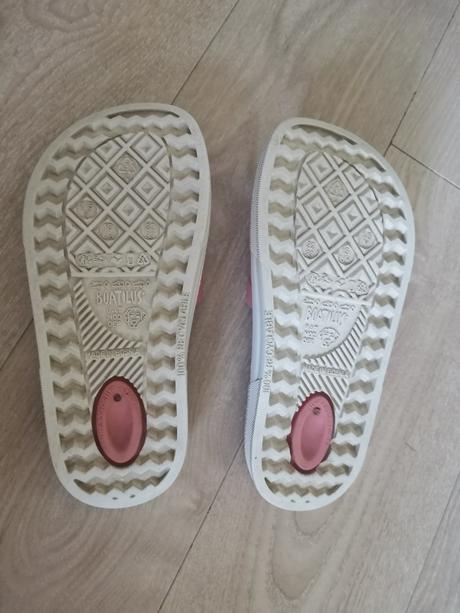 Mäkké pohodlné šľapky, 31