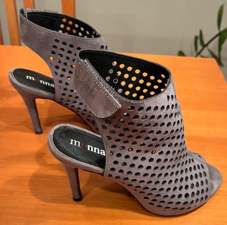 Topánky na podpätku, 40