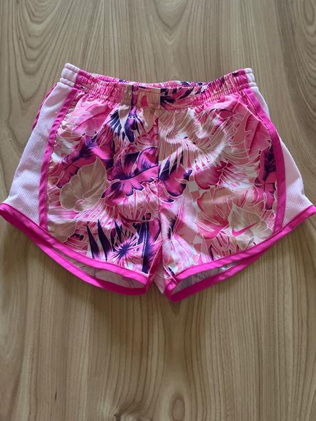 Nike kratase, nike,122