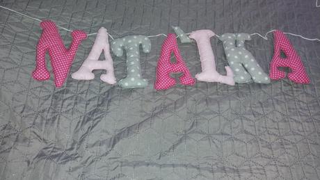 Mena misko a natalka na stenu, 