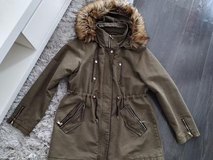 Vetrovka s kapucňou., l