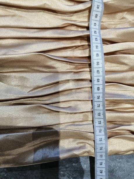 Zlatožlté saténové šaty vs, s