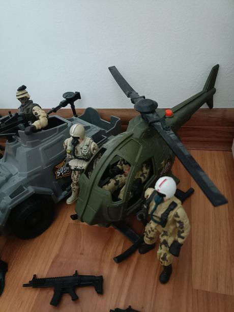 Vojenska sada s prislusenstvom, 