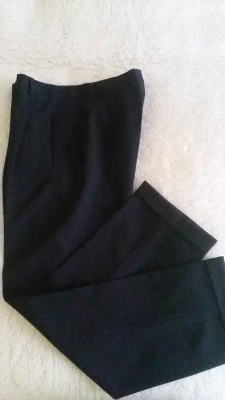 Spoločenské nohavice, 48