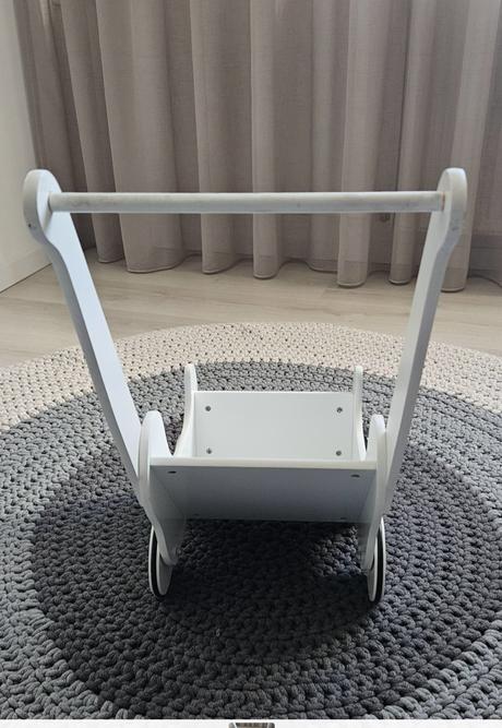 Drevený kočík pre bábiky, 