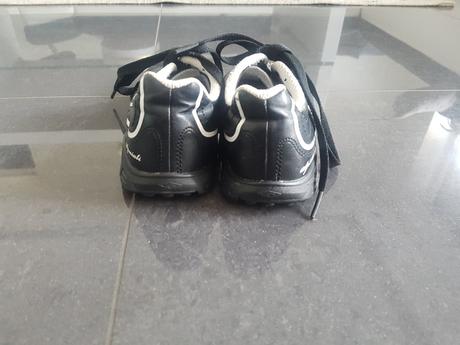 Predam umbro tenisky halovky, umbro,33