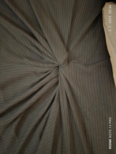 Cierne saty dlhsie, s