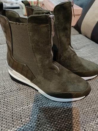 Krásne prechodné topánky na úzku nohu 40tky, 40