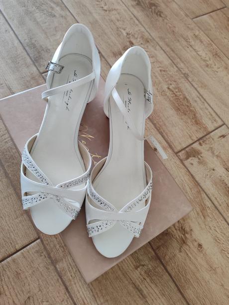 Svadobné topánky, 39