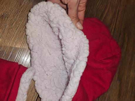 Teply malinovy set ciapka a nakrcnik, 116