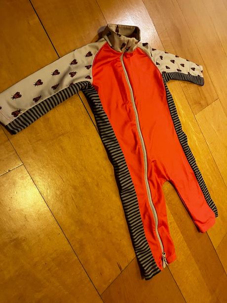 Overal na kúpanie a bezpečné slnenie, 86