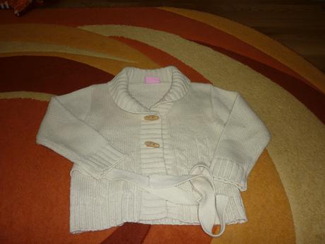 Dievčenský svetrík s opaskom, 134