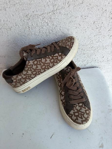 Dkny znackove tenisky 37m, 37