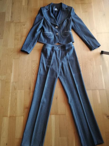 Dámsky kostým, 36