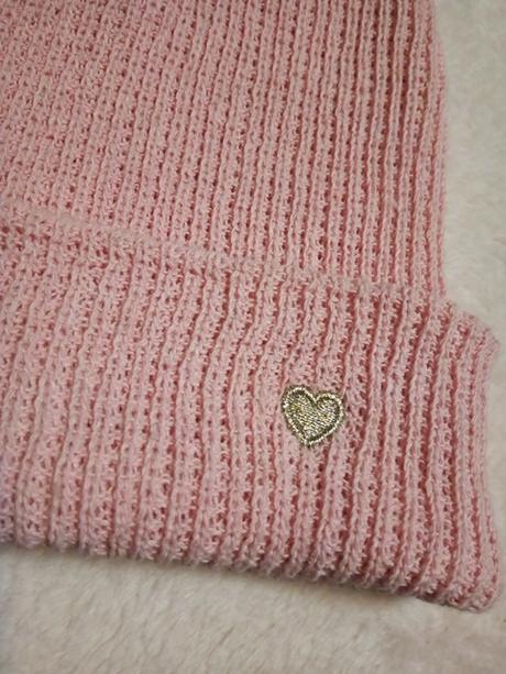 Krásna štruktúra ružová čiapka, 