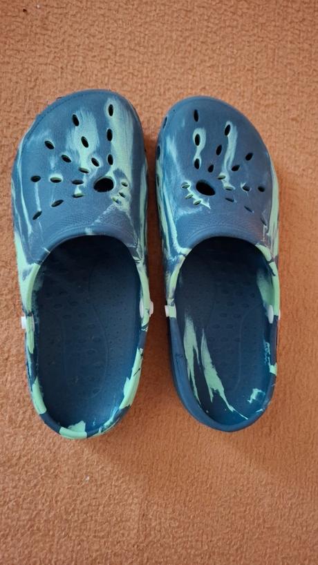 Crocsy, 35