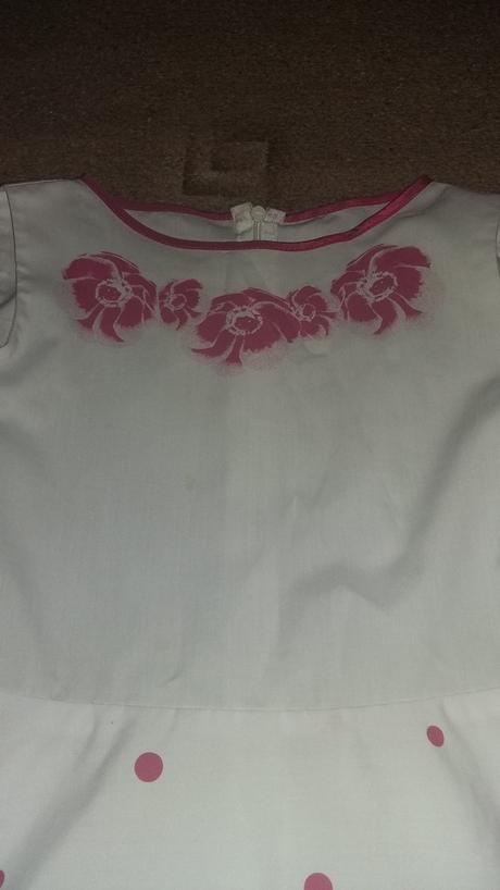 Kvietkované šaty, 134