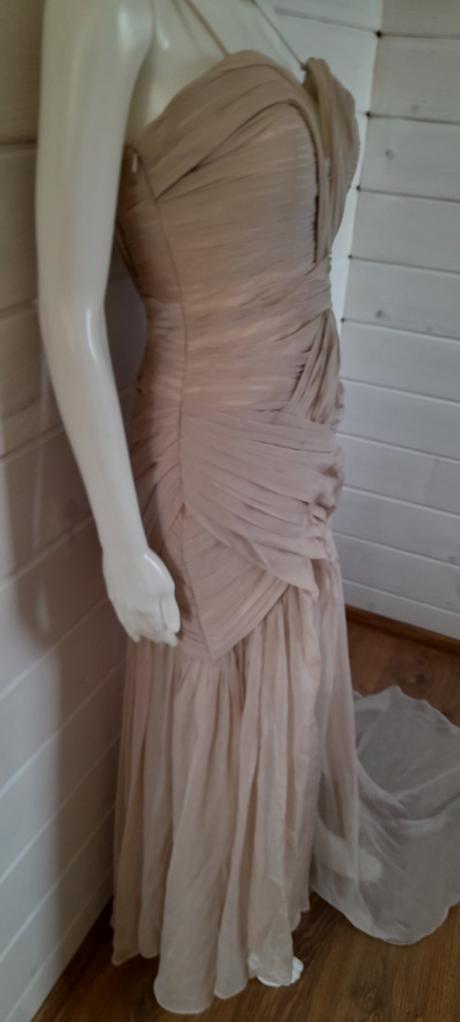 Spoločenské šaty, 36