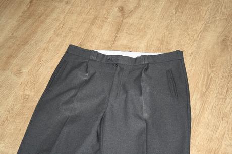 Elegantne nohavice-ako nové, 52