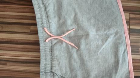 Predám detskú sukničku, 128