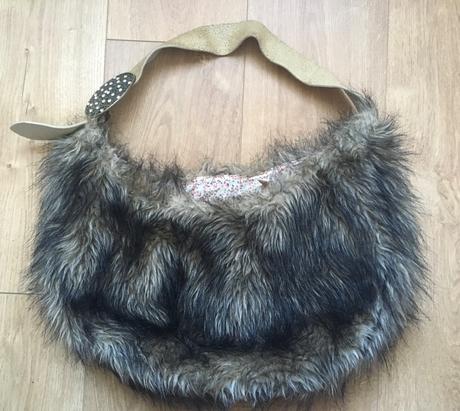 Kabelka, river island