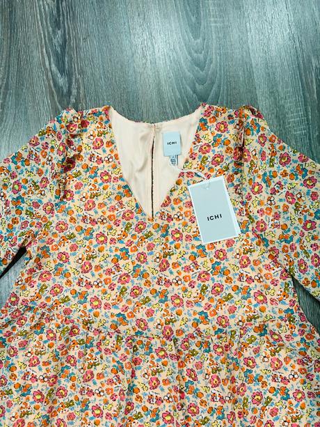 Ichi nove letne kvetinove šaty m -pc 75 eur, m