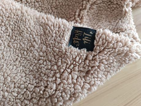 Chlpatá bundička, 92