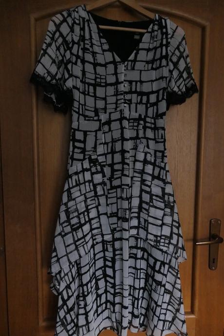 Karl lagerfeld original krasne,zaujimave,pohodlne, xs