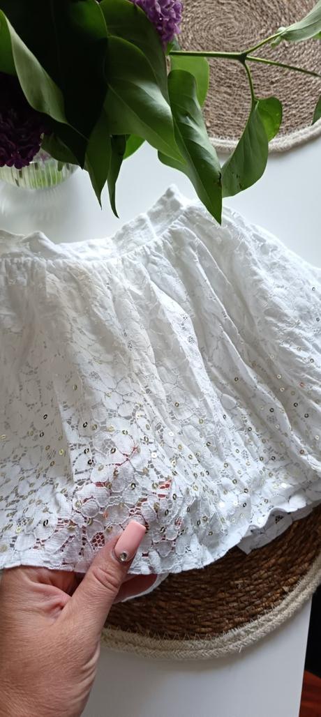 Nádherná biela sviatočná suknička, benetton,140