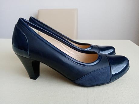 Lodičky z pravej kože, 37