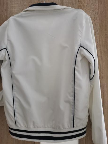 Biela športová bunda., 38