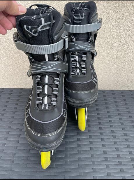 Predám kolieskové korčule aj chrániče, 44