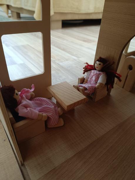 Drevený domček s príslušenstvom, 