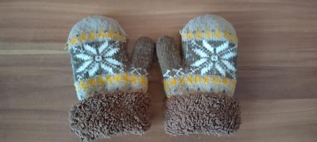 Teplé rukavičky, 116