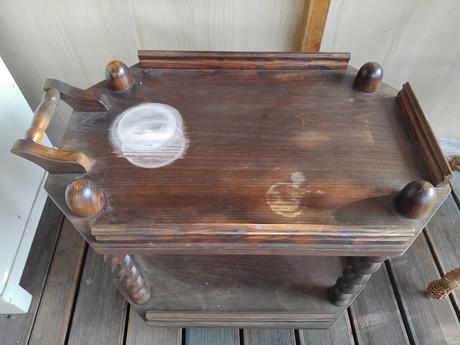 Stary dreveny stolik,