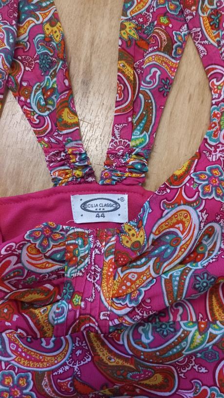 Šaty na ramienka, 42