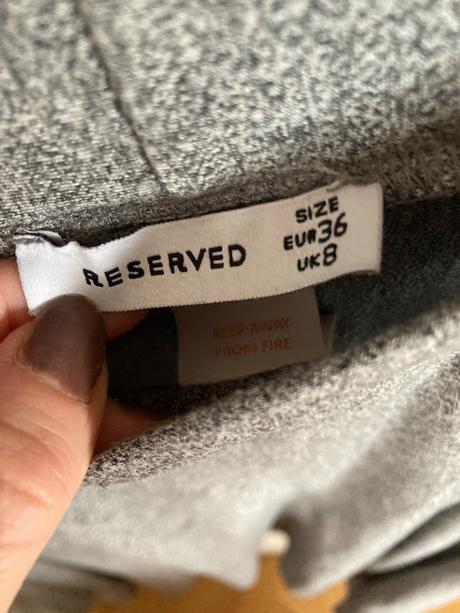 Asymetricka sukna, reserved,38