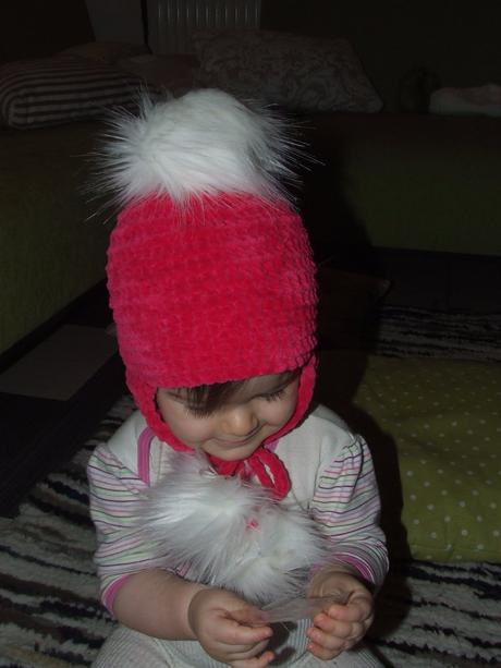 Teplá čiapočka s rôznymi brmbolcami, 56 - 158