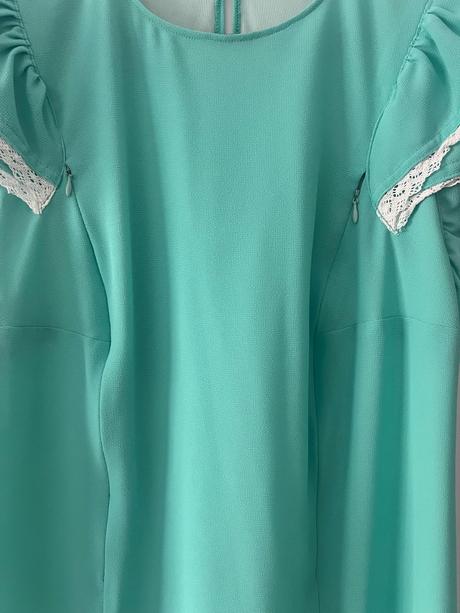 Šaty vhodné na kojenie, 38