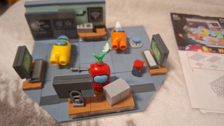 Among us figúrky, kľúčenky a skladačky,